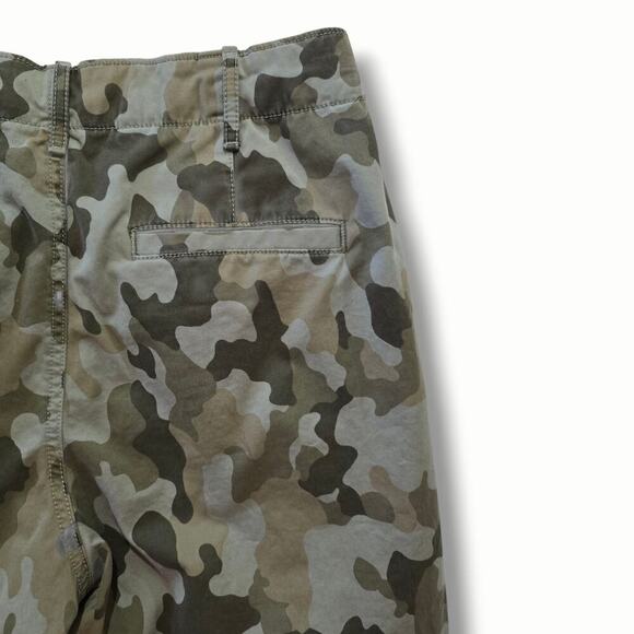 GAP Women’s Green Camo High Rise Straight Khaki Pants – Size 6 - Picture 2 of 8